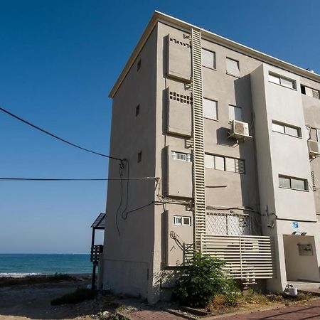 Dream On The Beach Haifa Exteriör bild